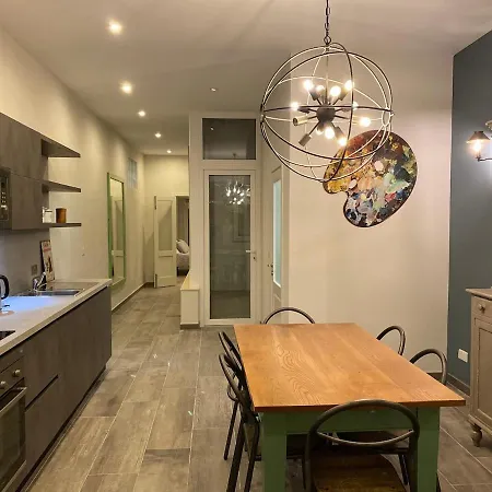 Сasa de vacaciones New Designer Townhouse